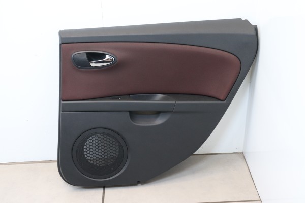 Türverkleidung hinten rechts Beifahrerseite Seat Leon 1P schwarz rot 1P0867212
