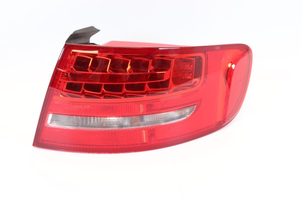 Rückleuchte LED Rücklicht rechts aussen Audi A4 Avant 8K Vorfacelift 8K9945096B
