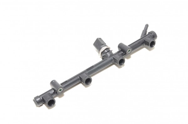 Einspritzleiste Kraftstoffverteiler 1.8 2.0 TSI Audi Seat Skoda VW 06K133681A