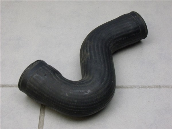 Druckschlauch Ladedruckrohr Turboschlauch 2.7T Audi A6 4B S4 B5 078145719H