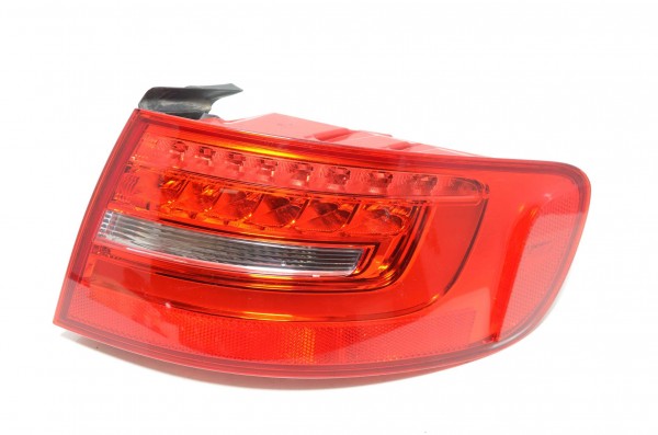 Rückleuchte Heckleuchte LED rechts aussen Audi A4 Avant 8K Facelift 8K9945096D