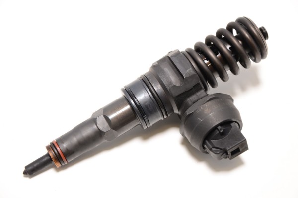 Pumpedüse Element Injektor Audi A3 8L A4 8E Seat Skoda VW Golf 4 038130073J