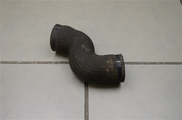 Druckschlauch Turborohr Ladeluftrohr 2.7T V6 Audi A6 4B S4 B5 078145746E